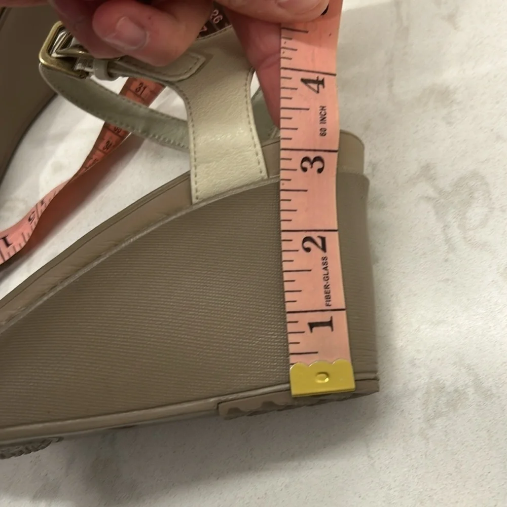 Crocs Womens Leigh II Ankle Strap Wedge Sandals Size 10 Light Beige